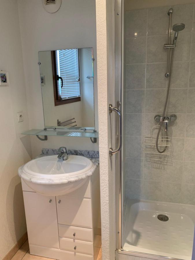 Appartement Dans Residence Avec Piscine Et Parking Uzès Exteriér fotografie